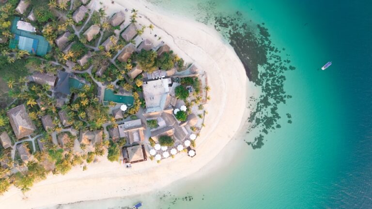Experience the World Differently with Wanderwav’s Expert Insights